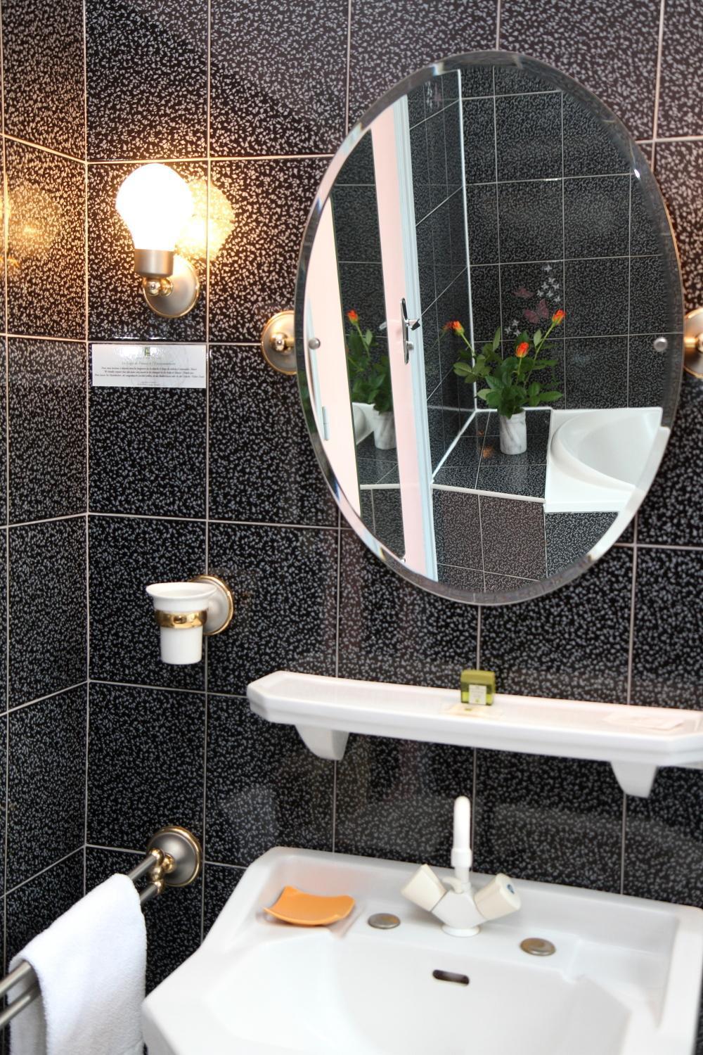 Logis Hotel Le Prieure Bourg-Saint-Andéol Buitenkant foto