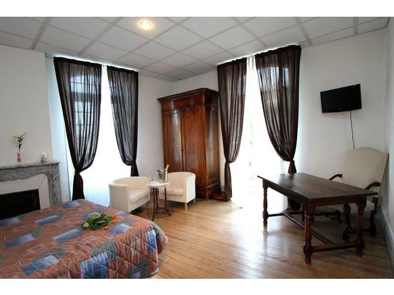 Logis Hotel Le Prieure Bourg-Saint-Andéol Buitenkant foto