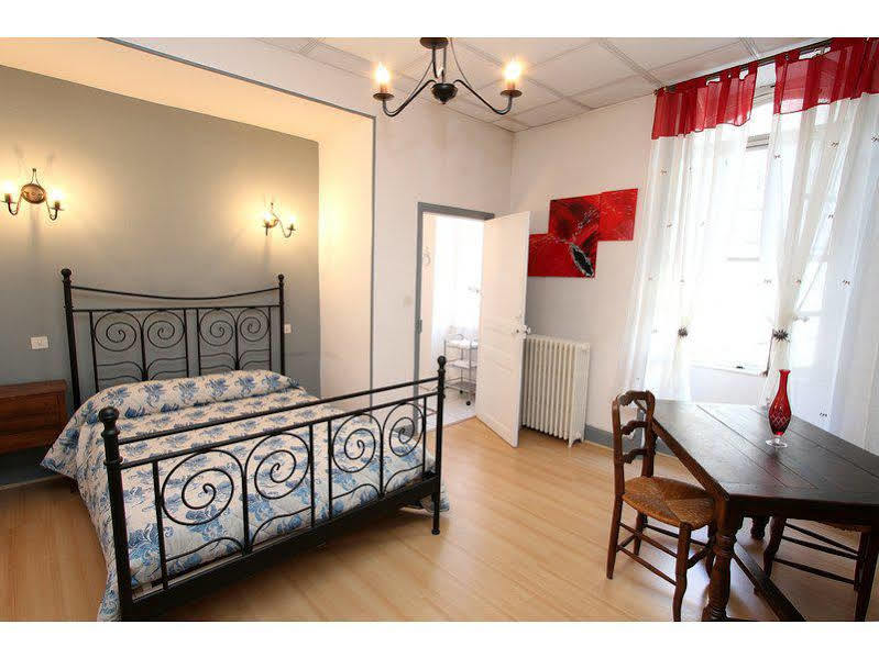 Logis Hotel Le Prieure Bourg-Saint-Andéol Buitenkant foto