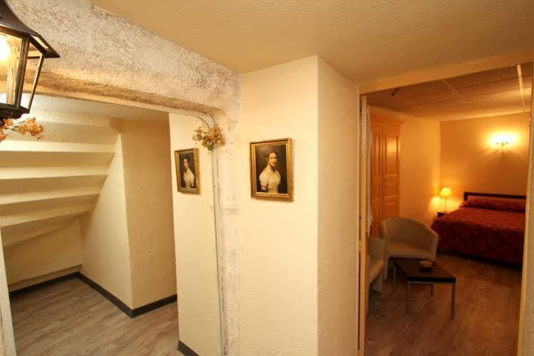 Logis Hotel Le Prieure Bourg-Saint-Andéol Buitenkant foto
